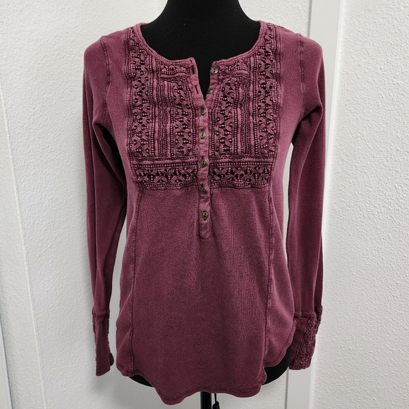 Lucky Brand Washed Bib Burgundy Long Sleeve Henley Shirt - Picture 2 of 8